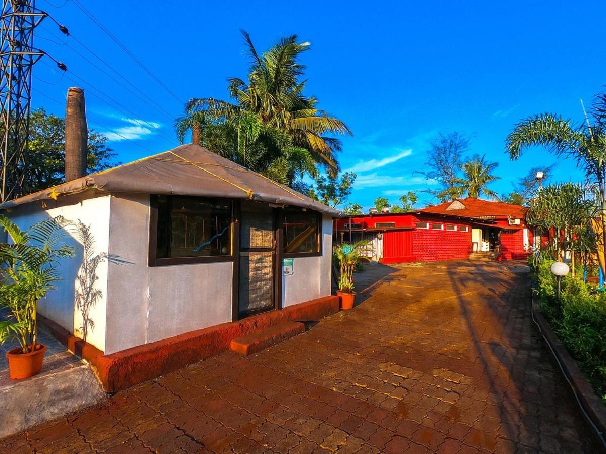 Whispering Woods Resort Lonavala Luaran gambar